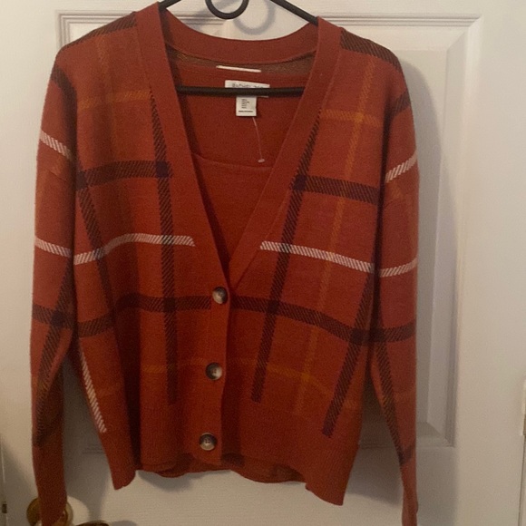 Rachel Zoe Sweaters - New Rachel Zoe 2 piece sweater set still attached. L. See pics for dimensions.